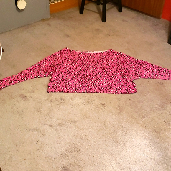 Cabana By Crown and Ivy Off Shoulder Lady's Tee Shirt with Dolmar Sleeves - Picture 1 of 6